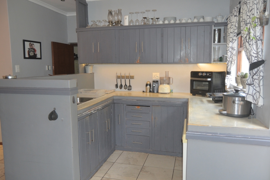3 Bedroom Property for Sale in Sandbaai Western Cape